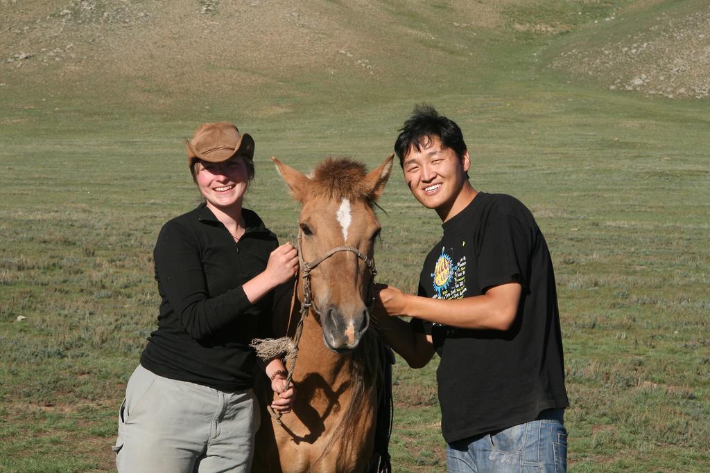Golden Gobi Hostel & Tours Улан-Батор Екстер'єр фото